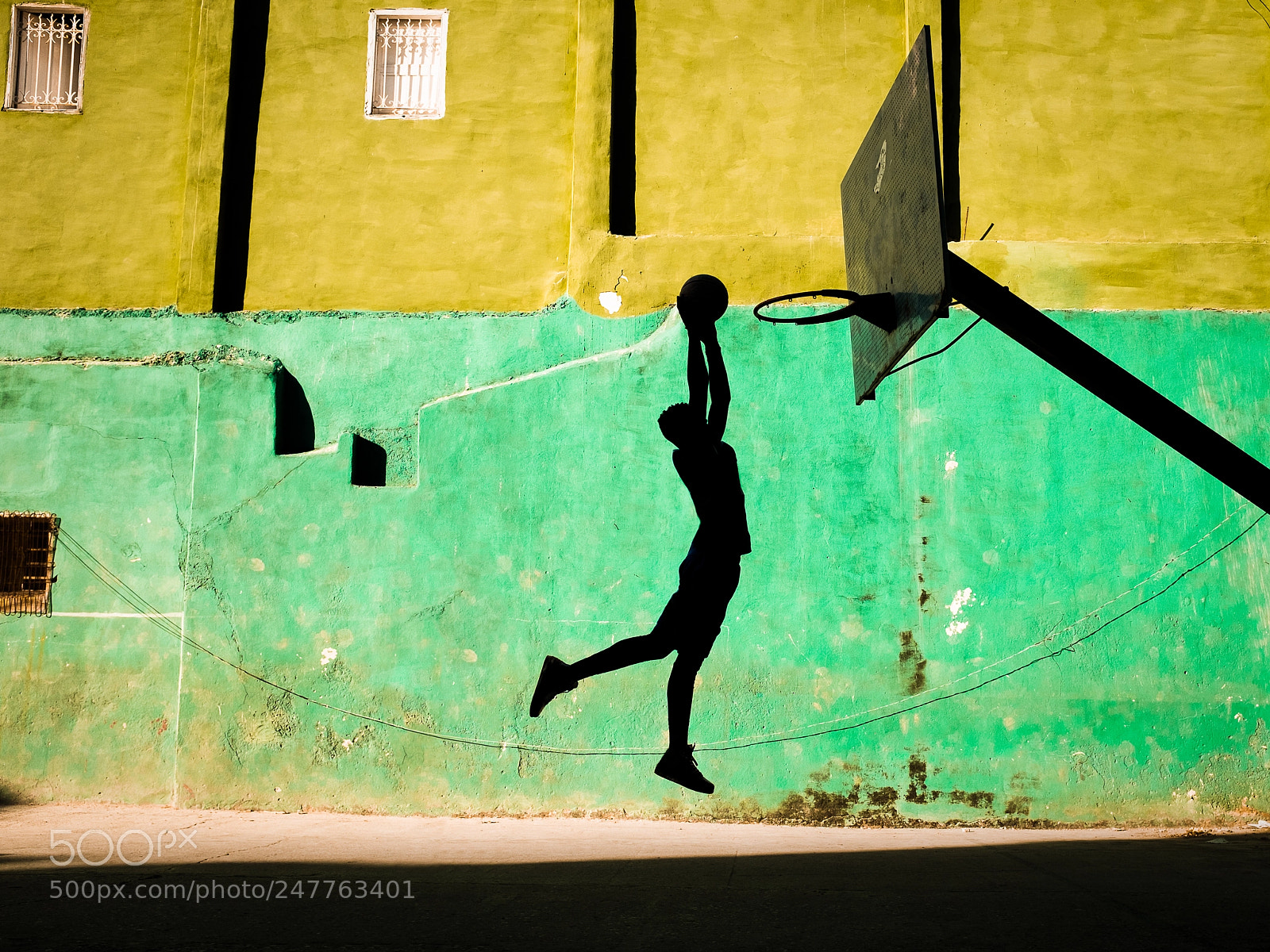 Fujifilm X100T sample photo. Playing hoops photography