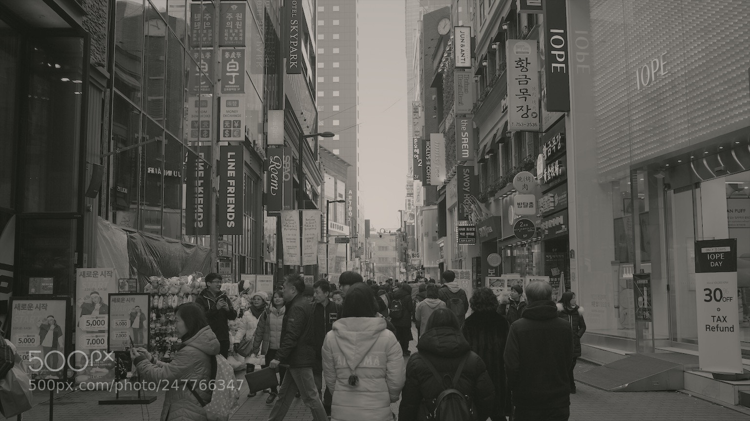 Fujifilm X100F sample photo. Main street photography
