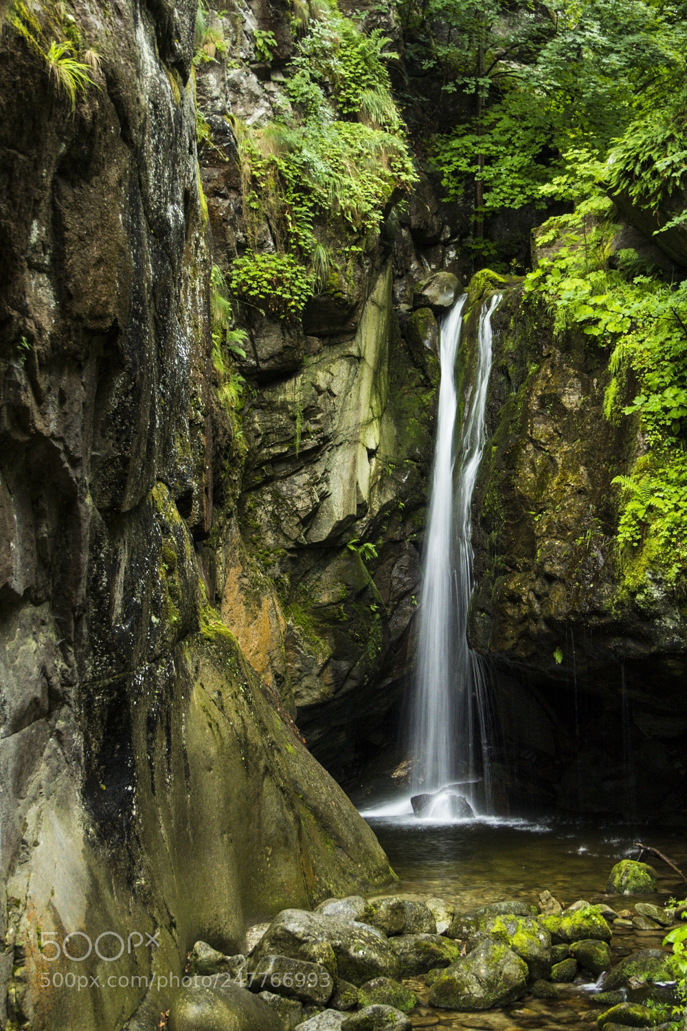 Canon EOS 600D (Rebel EOS T3i / EOS Kiss X5) sample photo. Kostenski waterfall photography