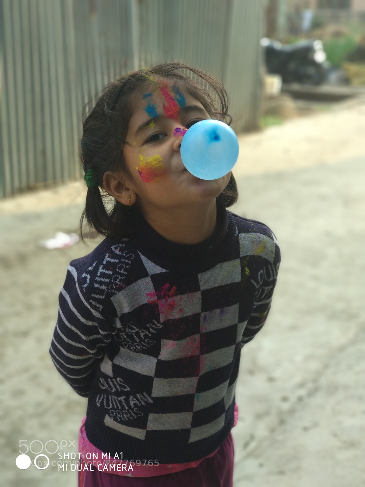 Xiaomi Mi A1 sample photo. Holi photography