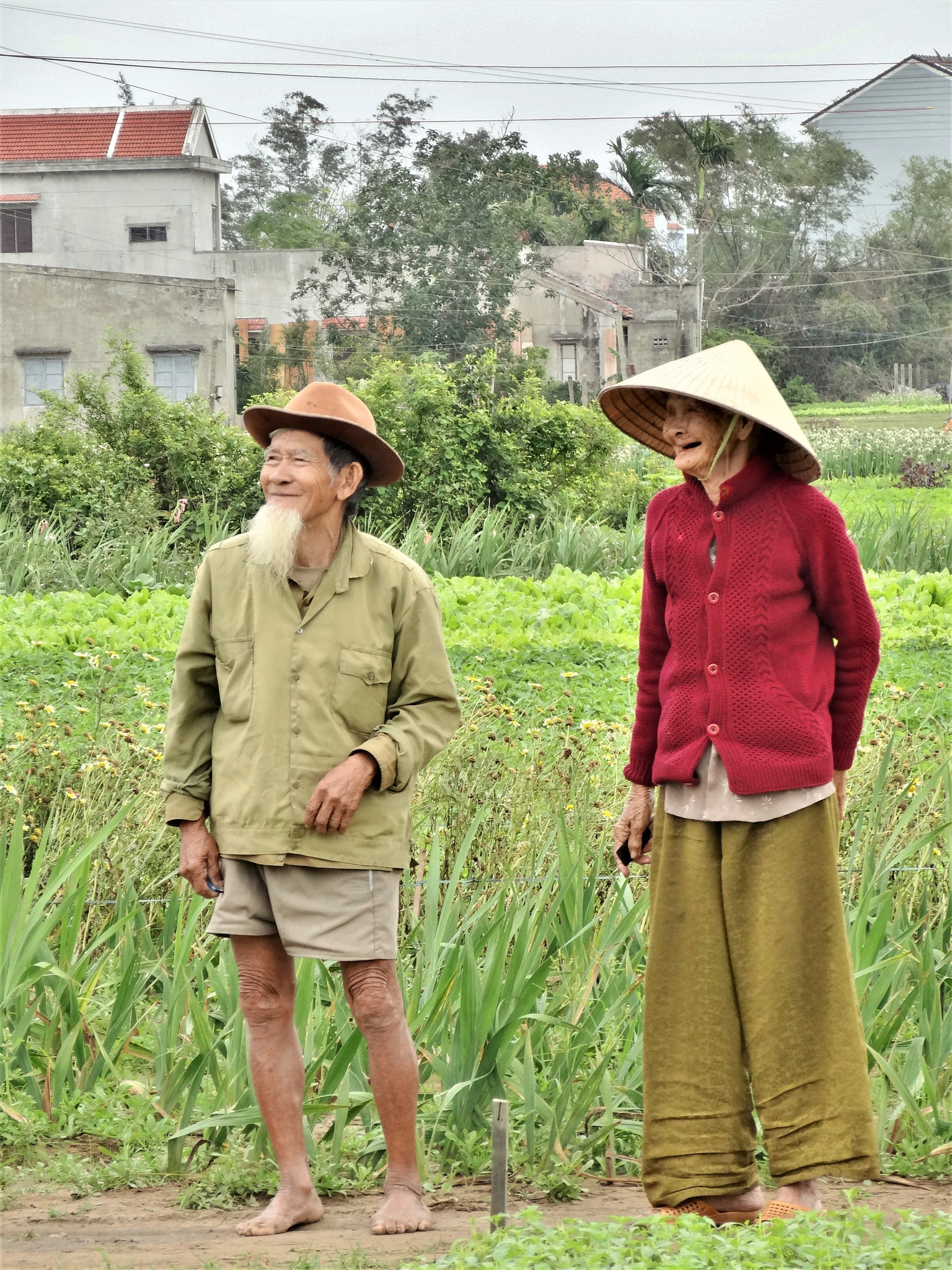Sony Cyber-shot DSC-HX30V sample photo. Old couple in the garden. photography