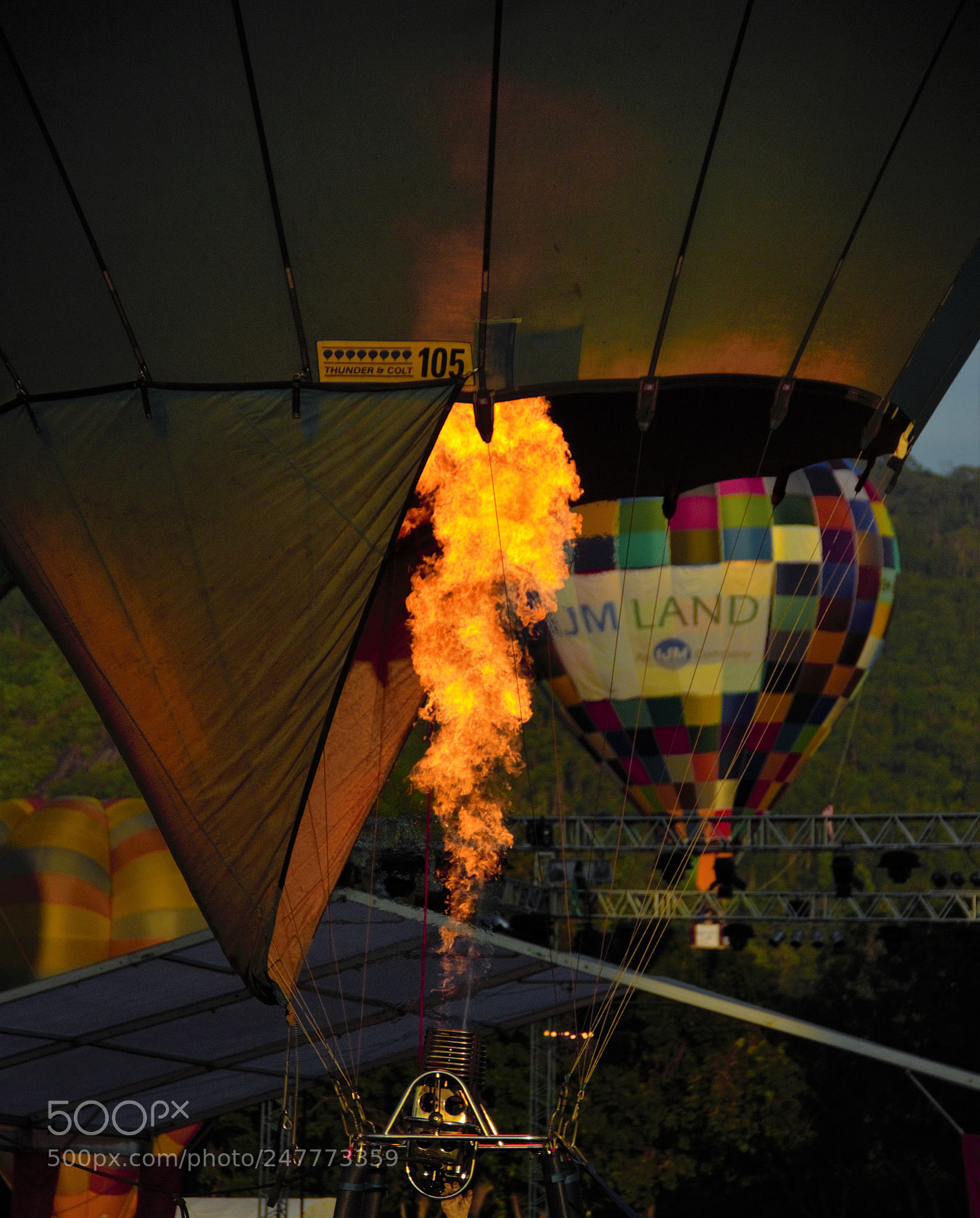 Canon EOS 600D (Rebel EOS T3i / EOS Kiss X5) sample photo. Hot air balloon fire photography