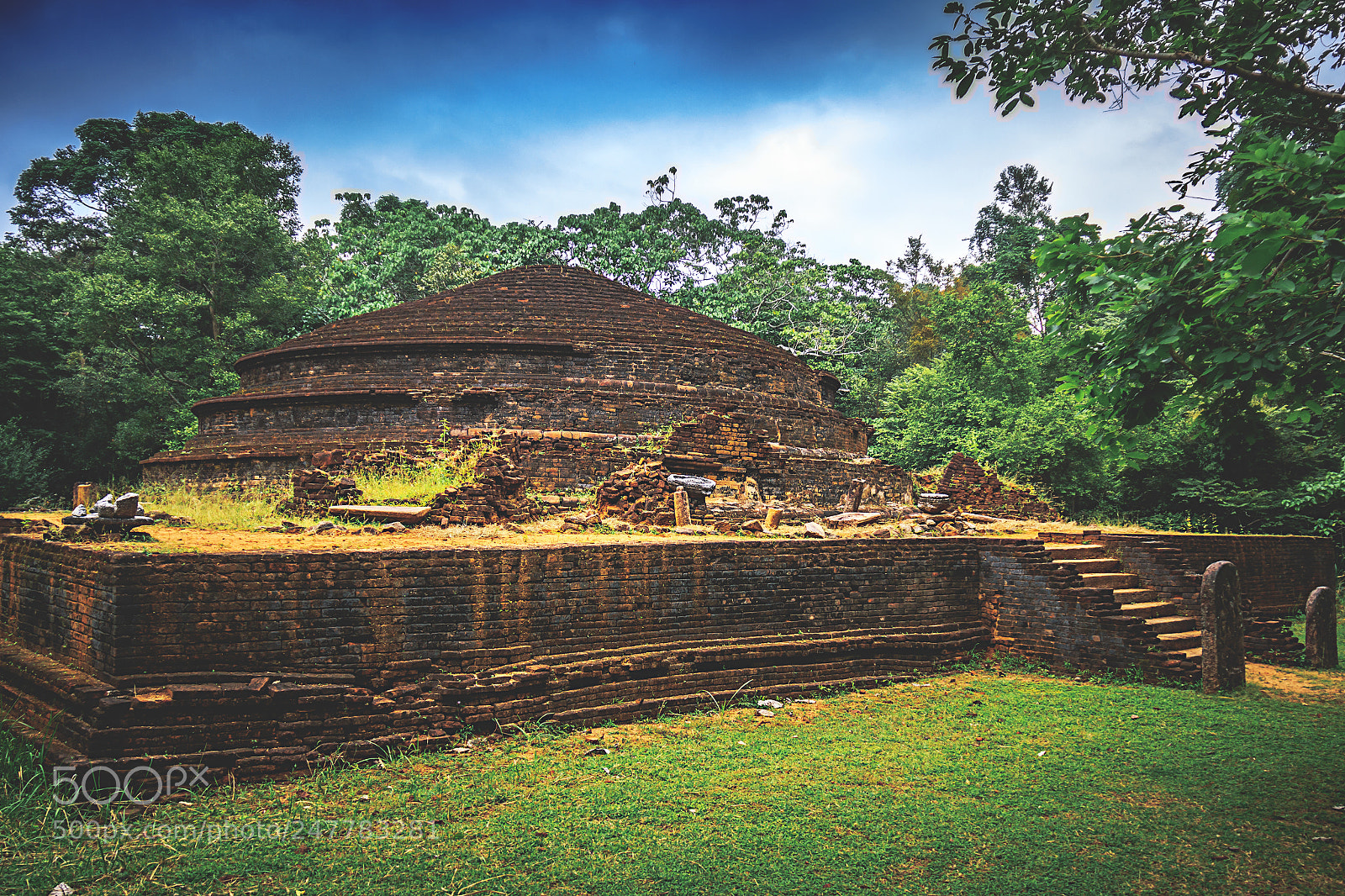 Canon EOS 600D (Rebel EOS T3i / EOS Kiss X5) sample photo. The forgotten temple, sri photography