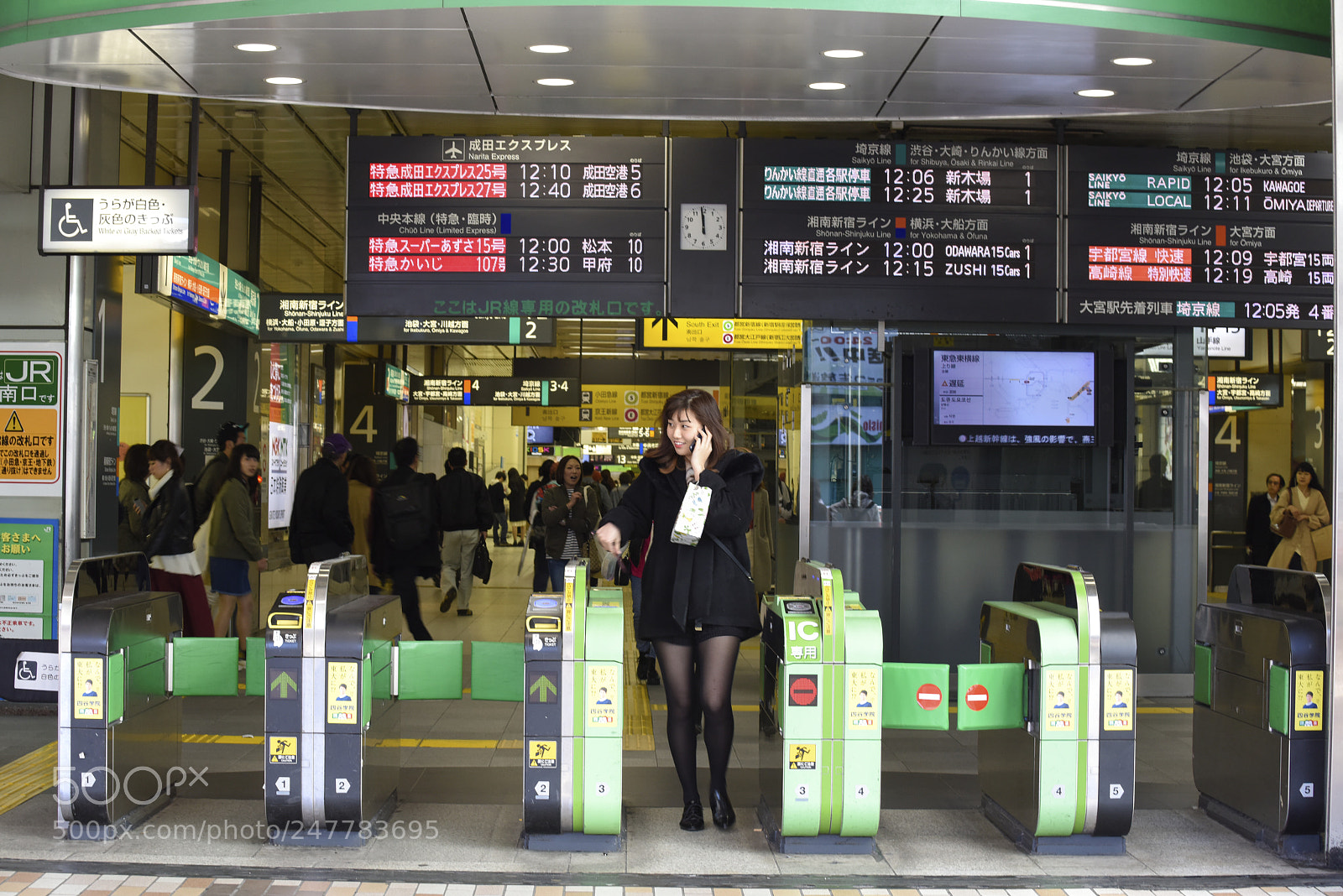 Nikon D810 sample photo. Busy tokyo girl photography