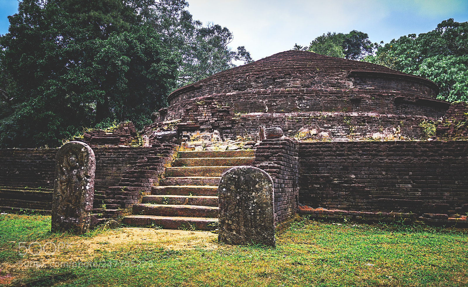 Canon EOS 600D (Rebel EOS T3i / EOS Kiss X5) sample photo. The forgotten temple, sri photography