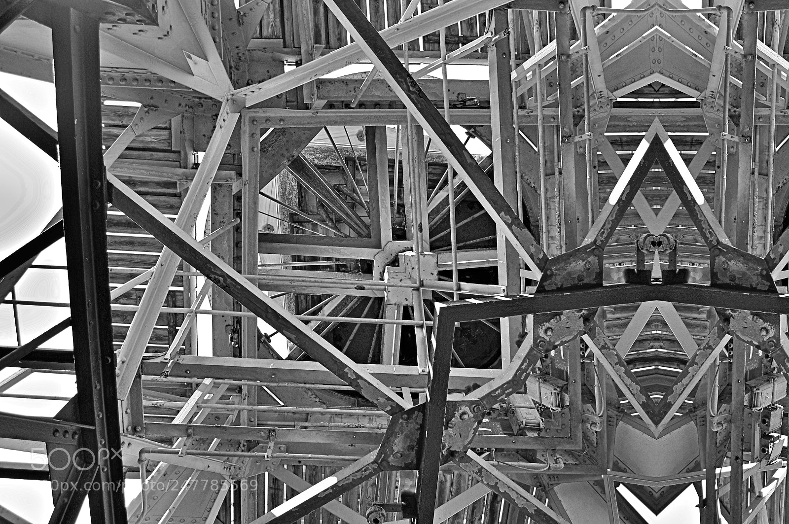 Nikon D5000 sample photo. Metal lines photography
