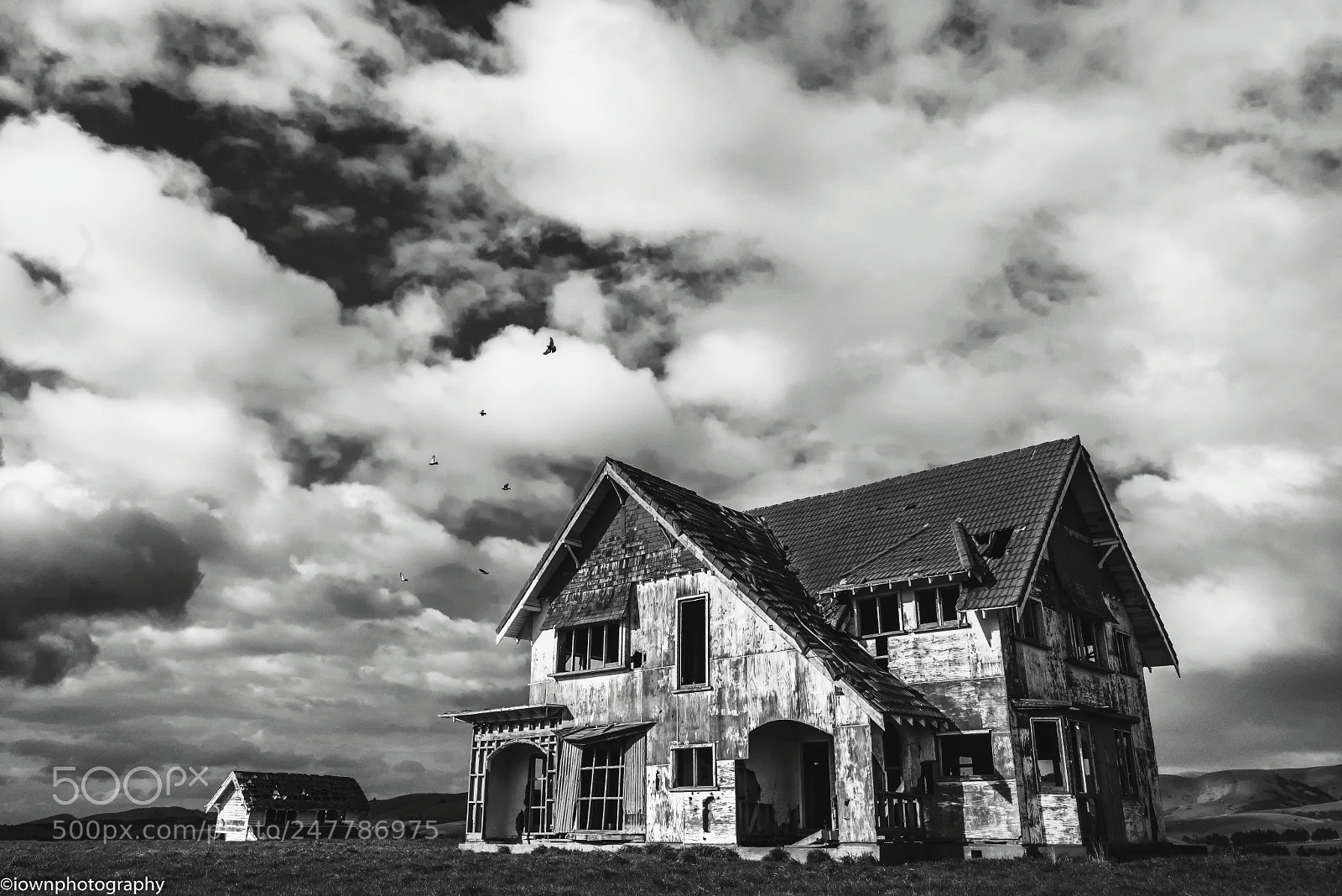 Nikon D610 sample photo. Old house in b photography