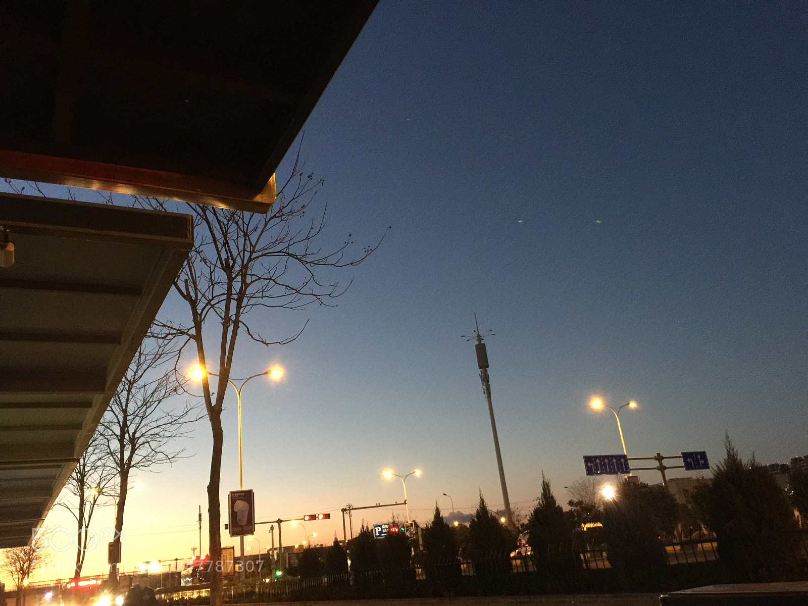Apple iPhone 6 Plus sample photo. Night and neon photography