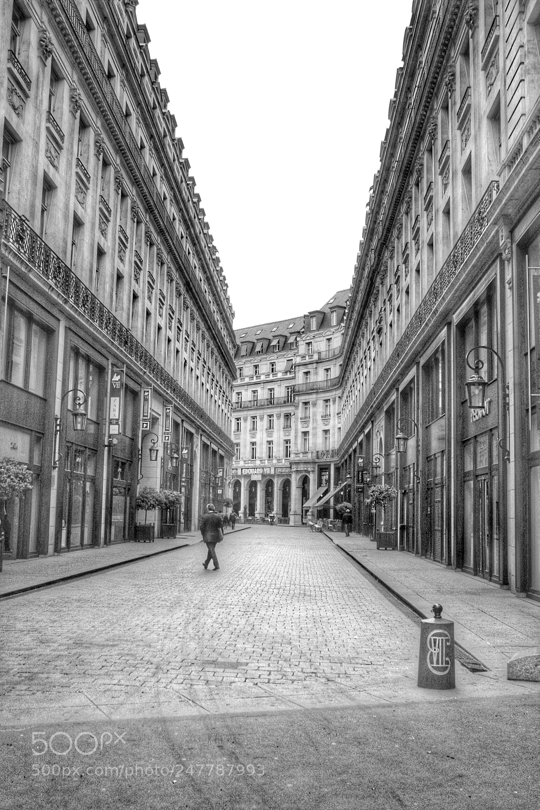 Canon EOS 450D (EOS Rebel XSi / EOS Kiss X2) sample photo. Rue Édouard vii photography