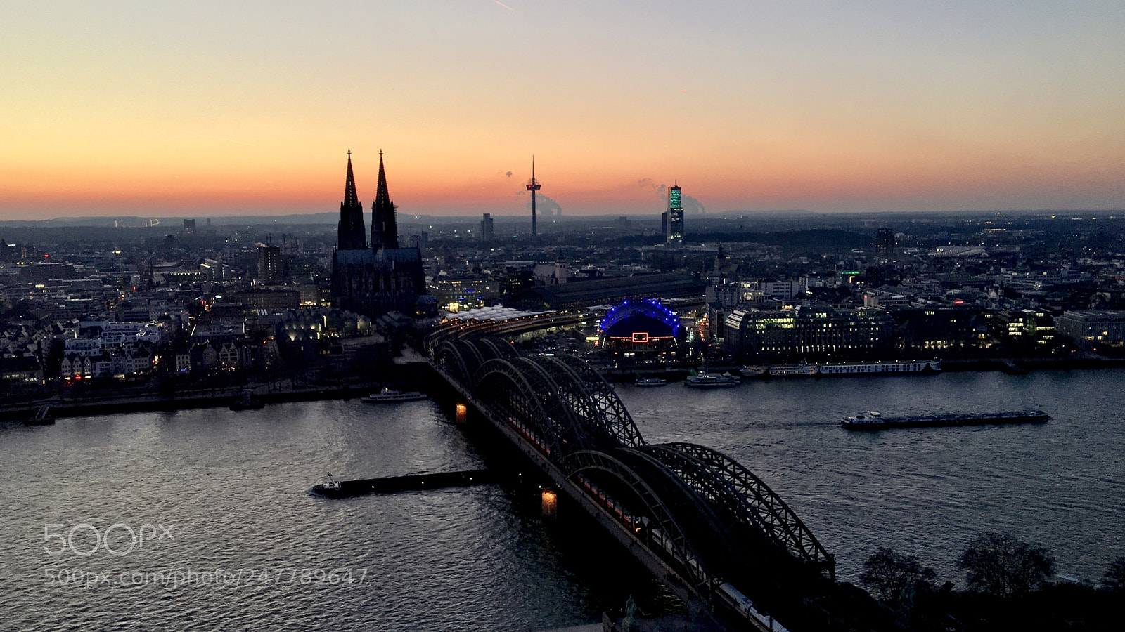Apple iPhone 6s Plus sample photo. Cologne at night. photography