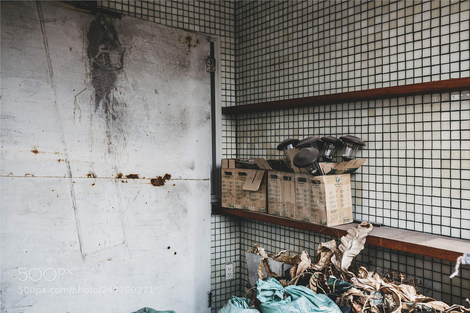 Canon EOS 700D (EOS Rebel T5i / EOS Kiss X7i) sample photo. Clutter photography