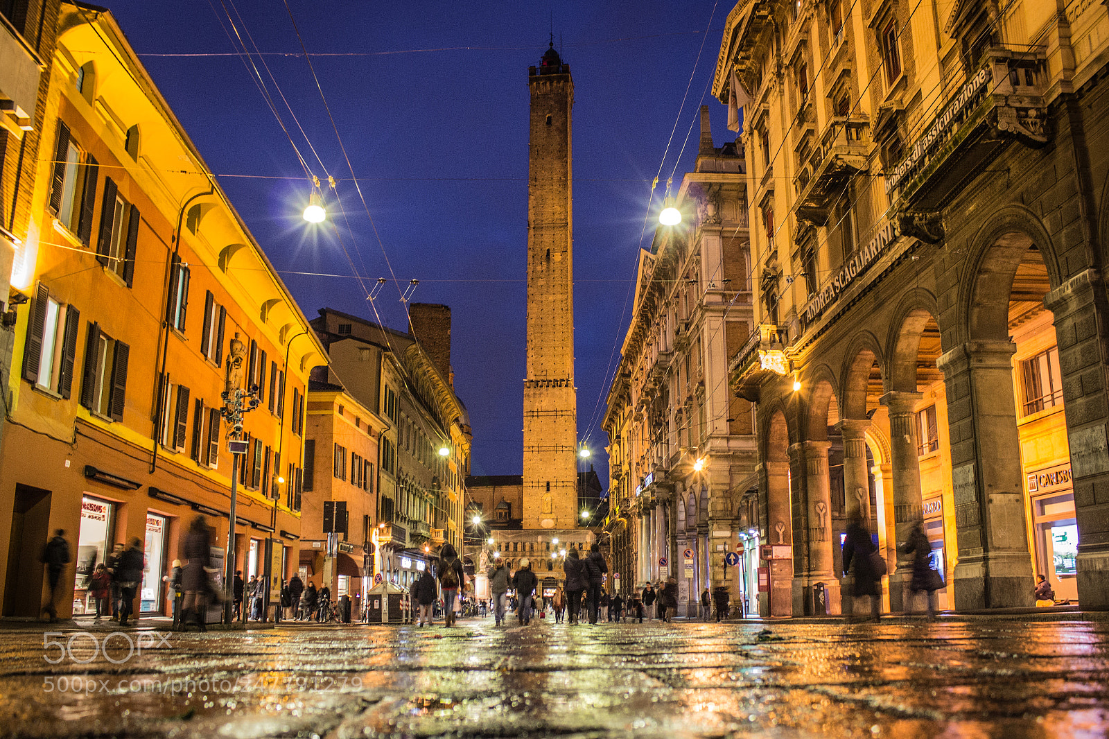 Canon EOS 600D (Rebel EOS T3i / EOS Kiss X5) sample photo. Torre degli asinelli photography