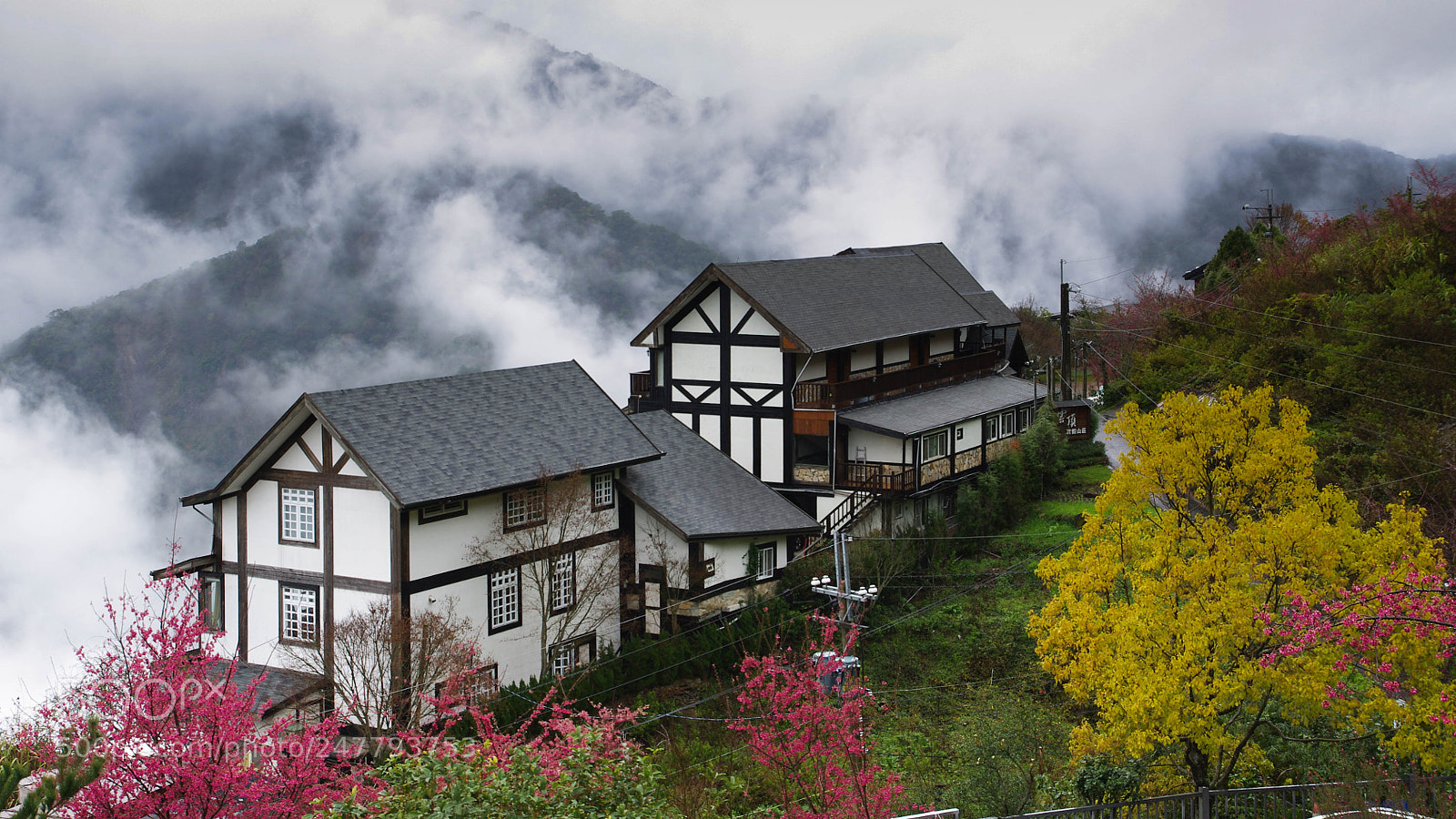 Pentax K-x sample photo. Villa in mountain photography