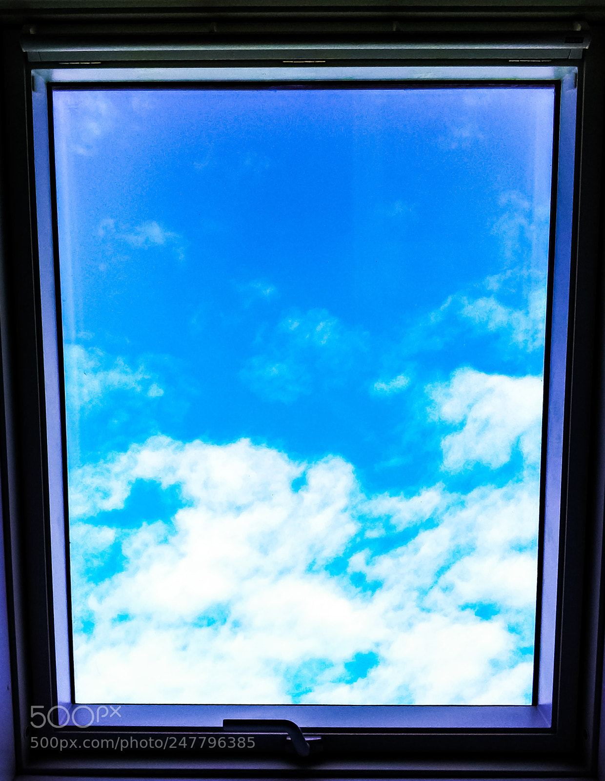 Xiaomi MI6 sample photo. Window to the sky photography