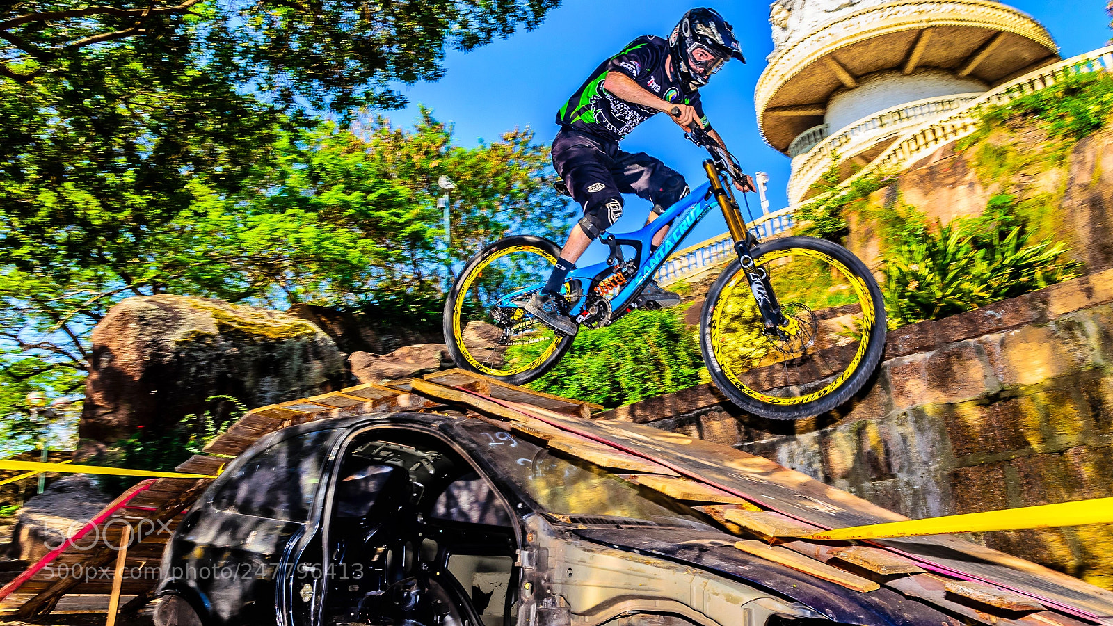 Nikon D5100 sample photo. Downhill urban - passage photography