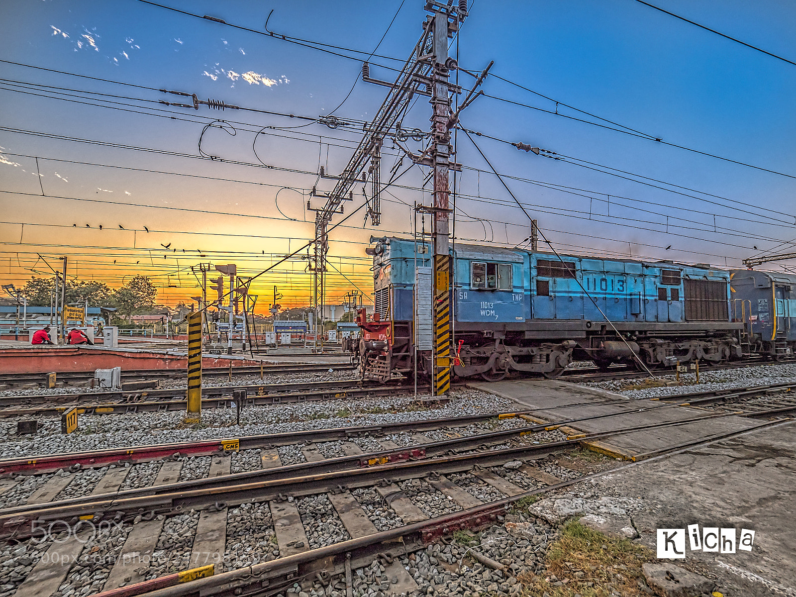 Olympus OM-D E-M5 II sample photo. Evening hues @ chennai central photography