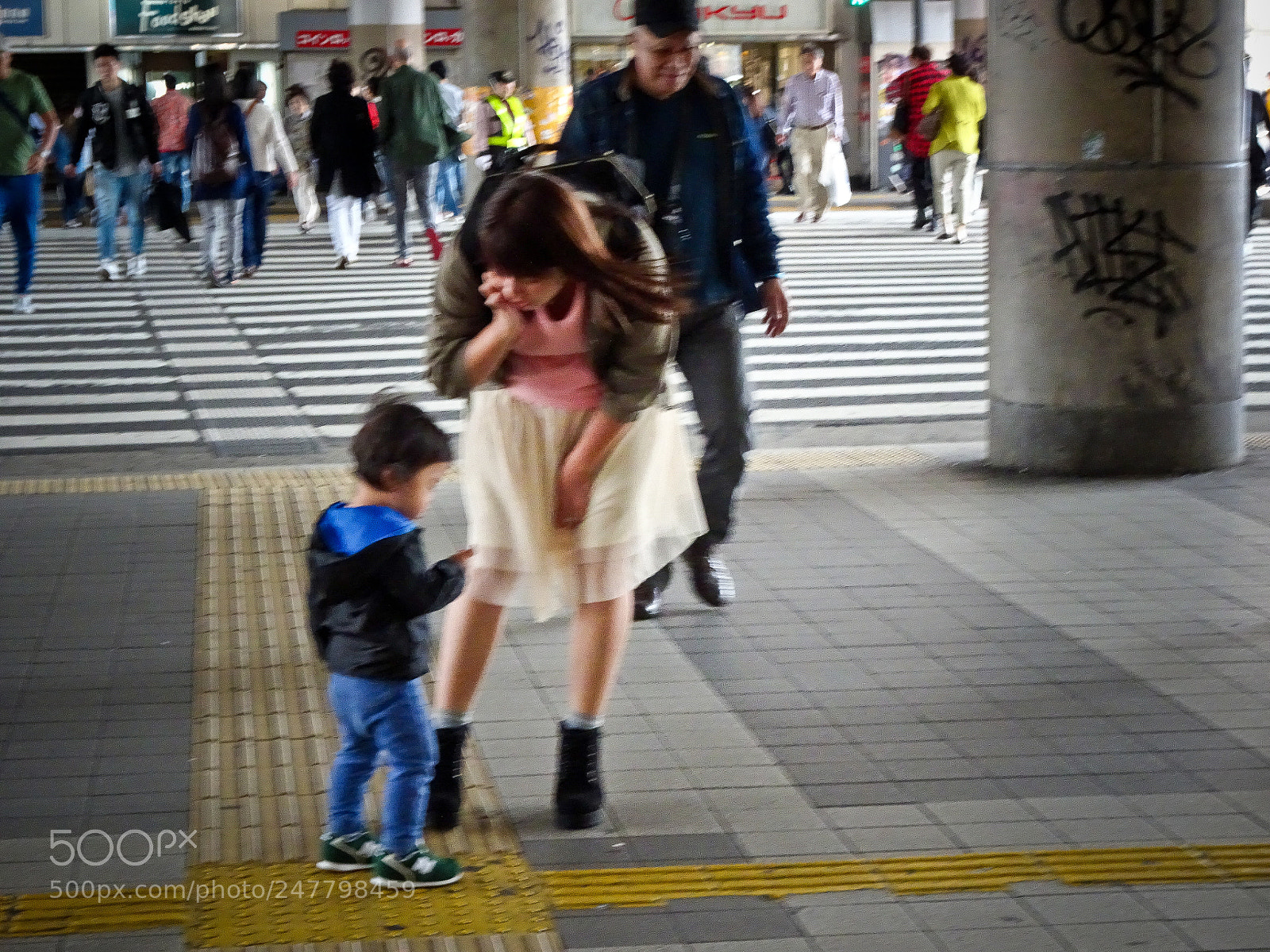 Sony Cyber-shot DSC-HX80 sample photo. Child and lady in photography