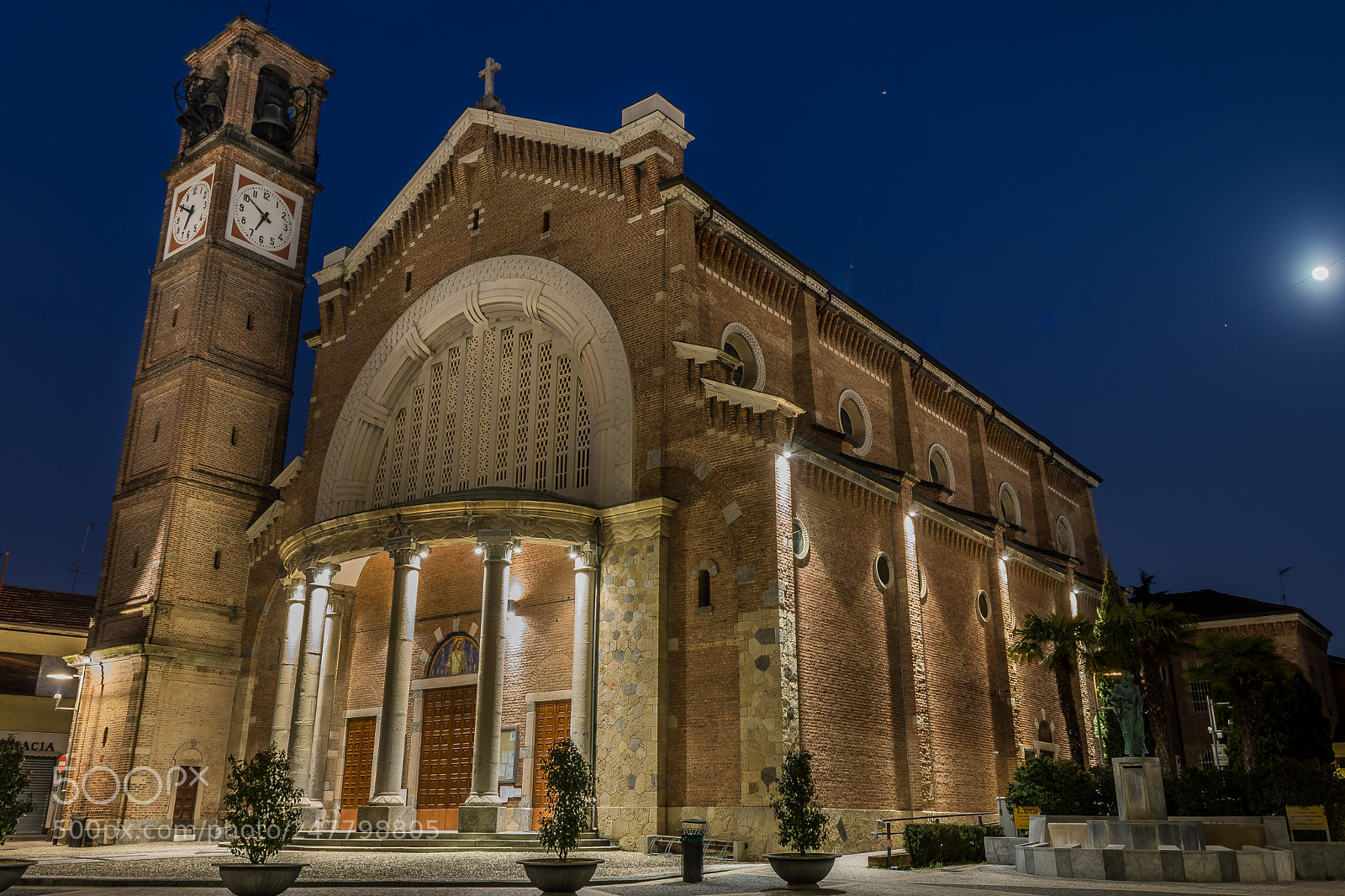 Nikon D7200 sample photo. Agrate, the church photography
