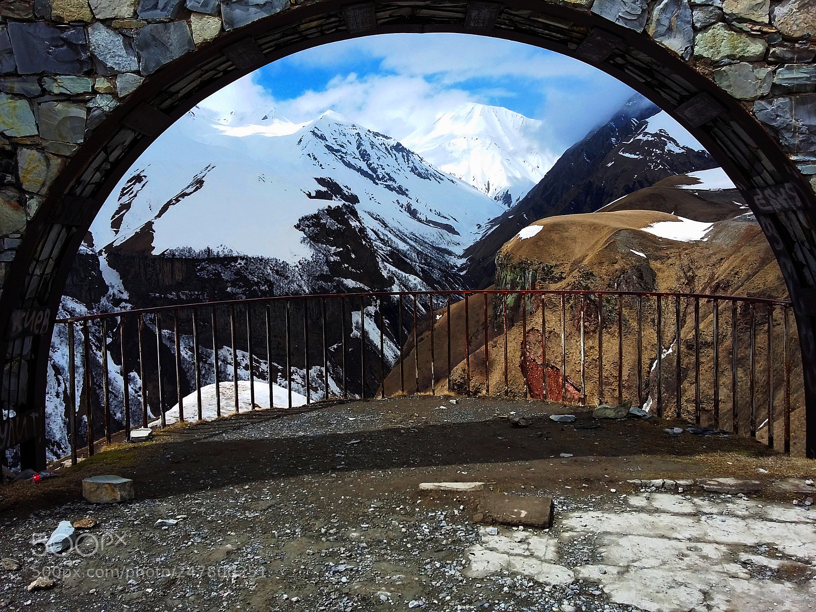 Samsung Galaxy A3 sample photo. Looking at the mountains photography