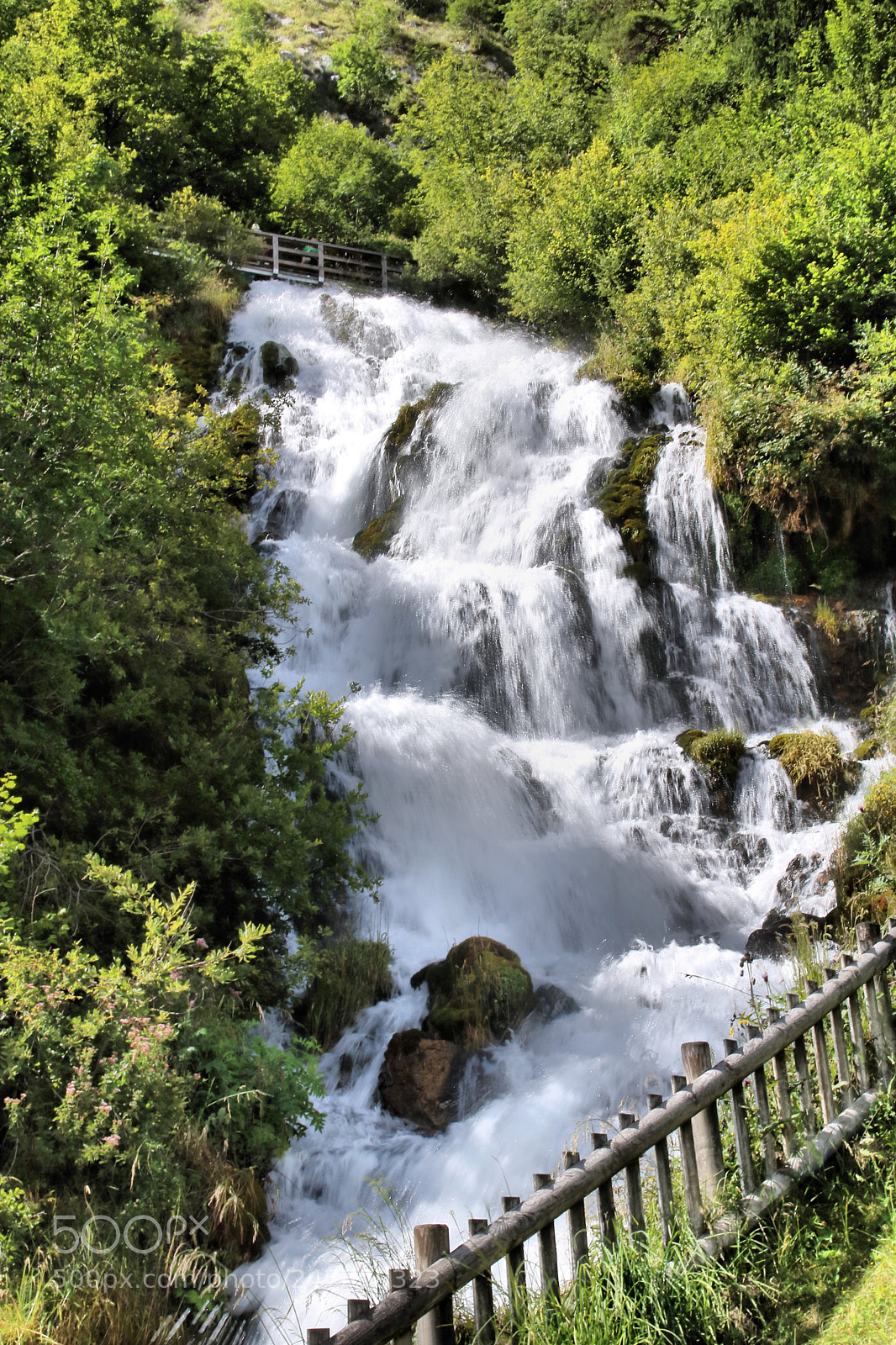 Canon EOS 750D (EOS Rebel T6i / EOS Kiss X8i) sample photo. Rio bianco waterfall photography