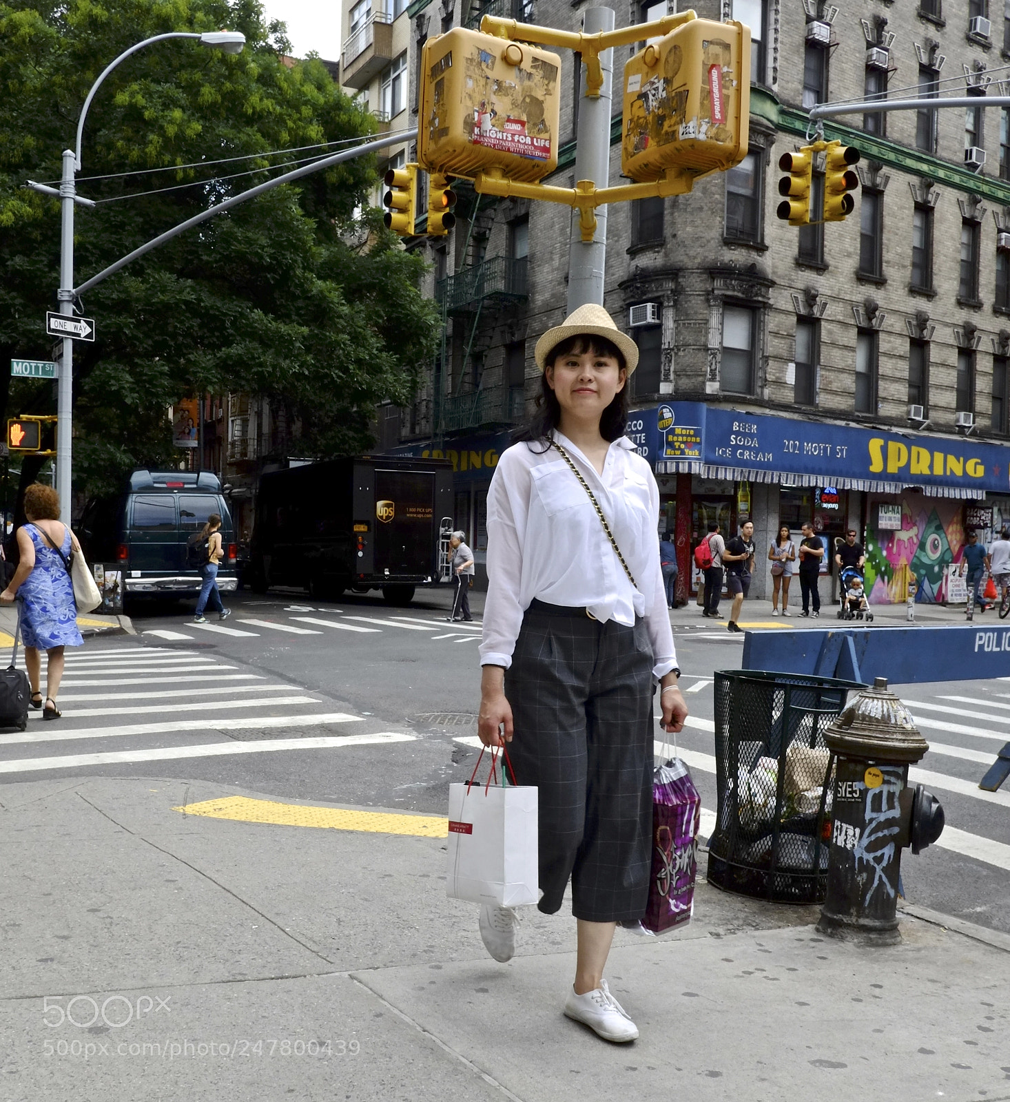 Fujifilm X-Pro1 sample photo. Happy shopper photography