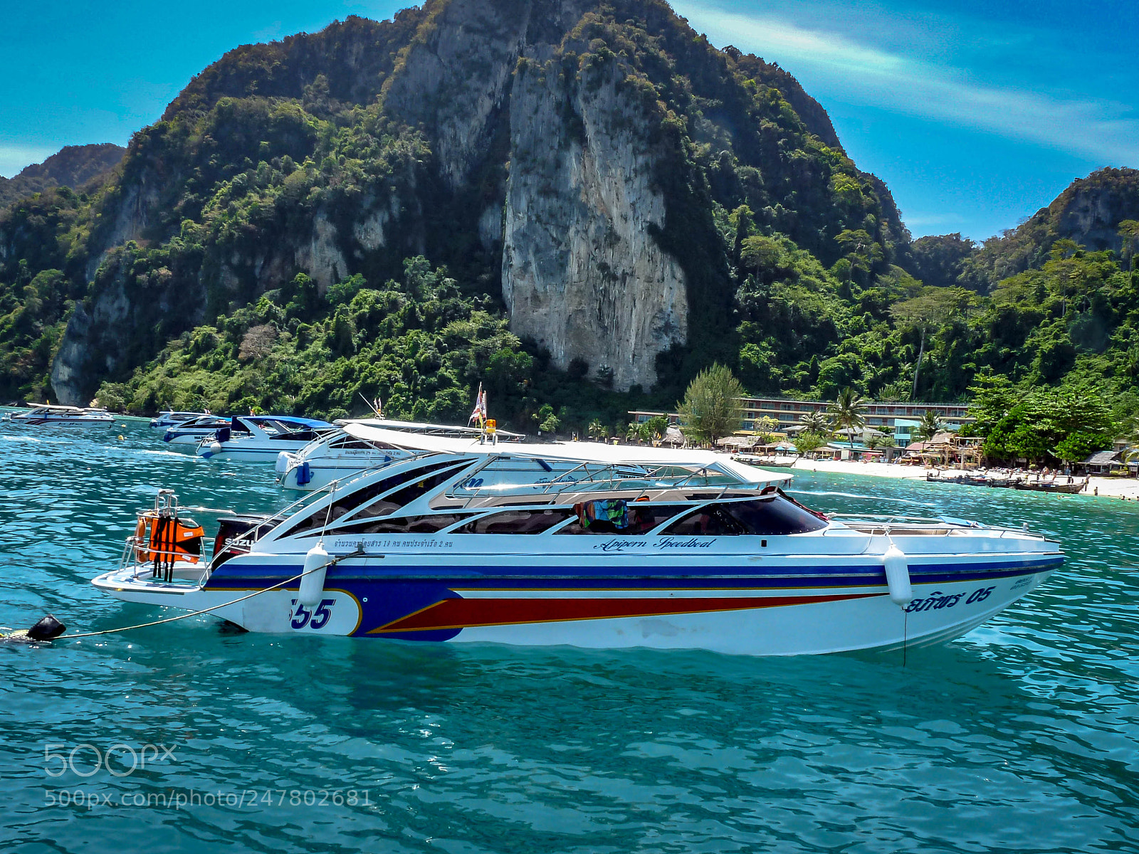 Panasonic Lumix DMC-FZ28 sample photo. Speed boats photography