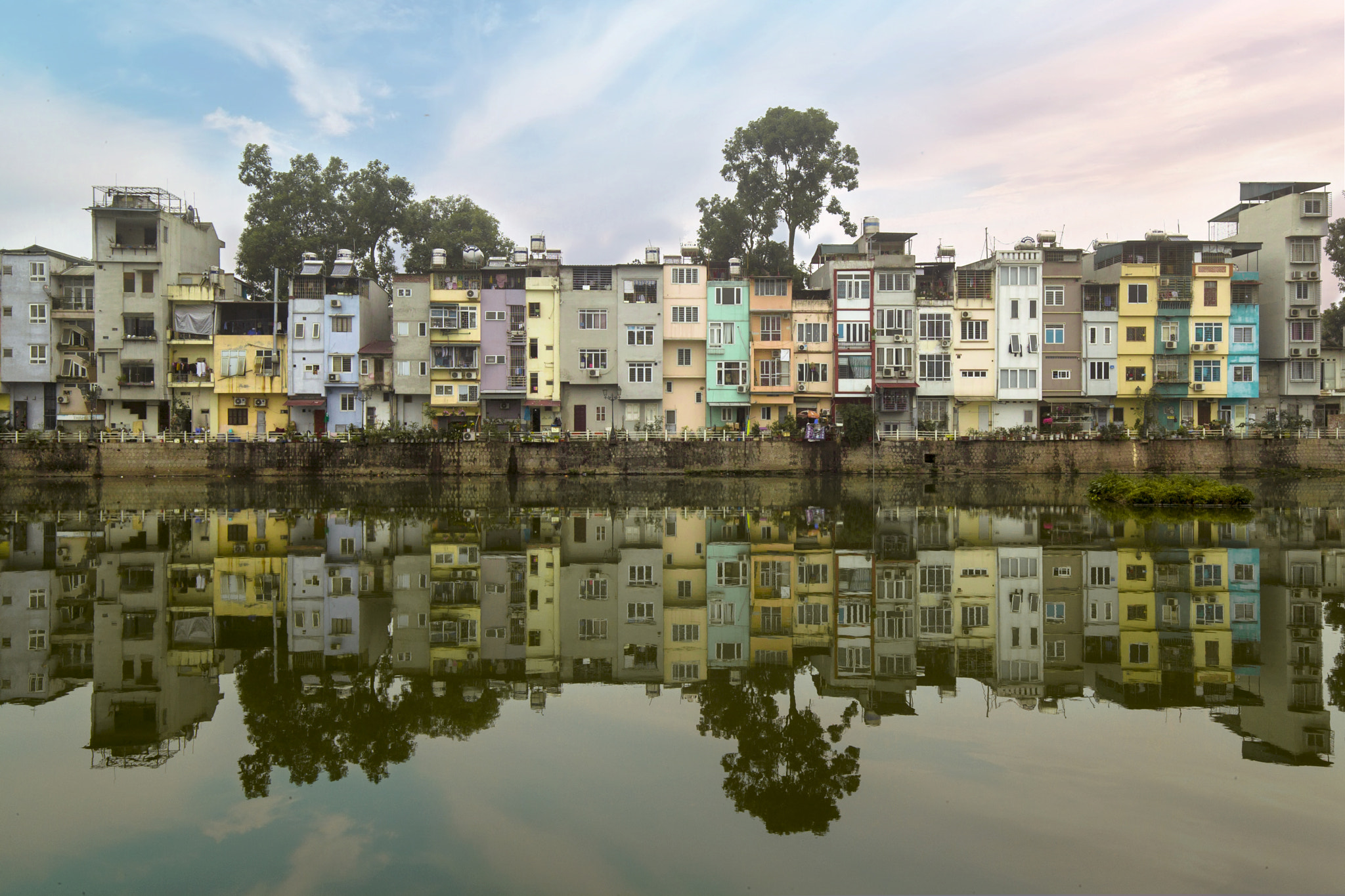 Canon EOS-1Ds sample photo. River near bus- station in viet nam photography