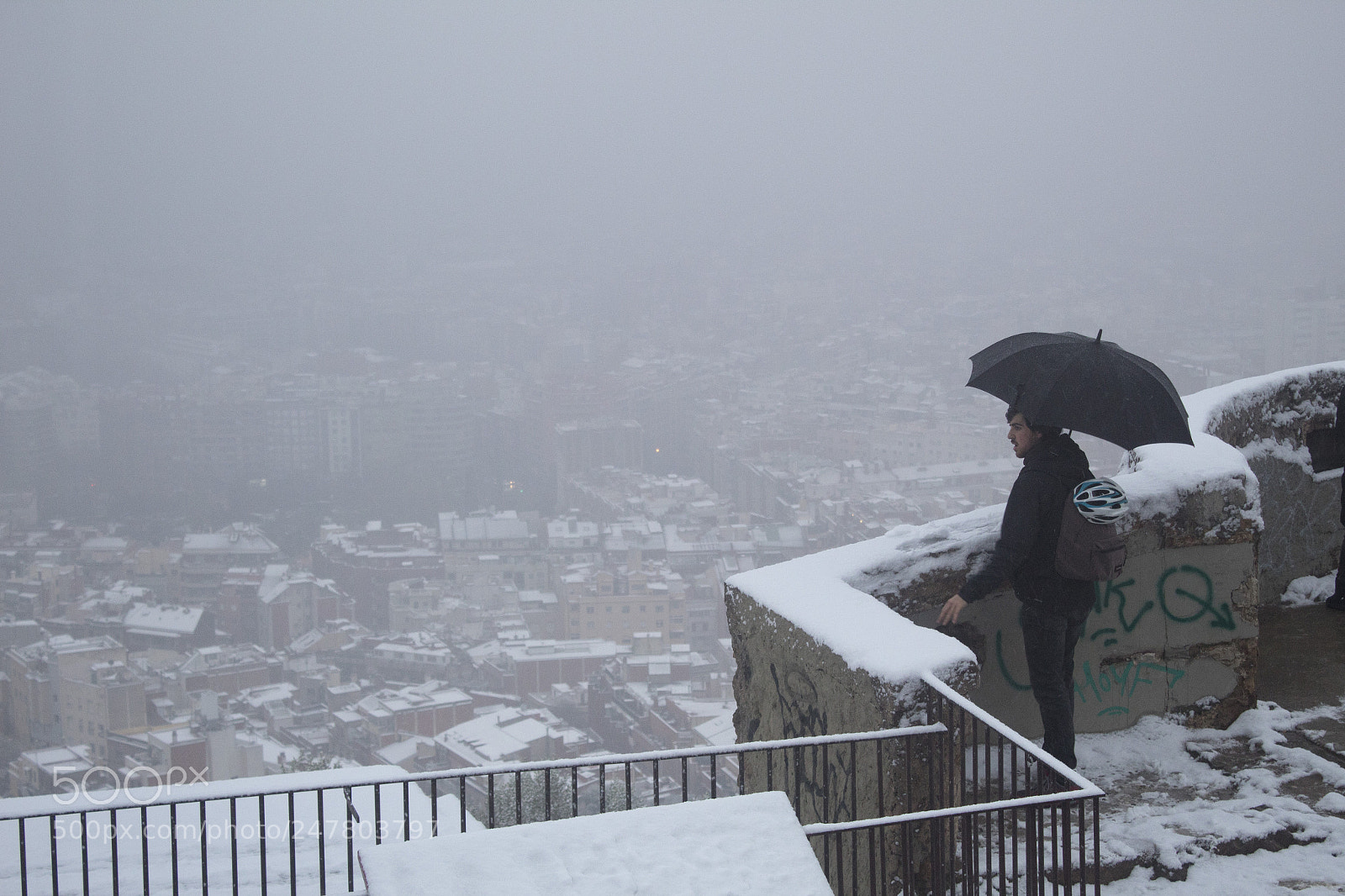Canon EOS 1300D (EOS Rebel T6 / EOS Kiss X80) sample photo. Snowing barcelona 2018 photography