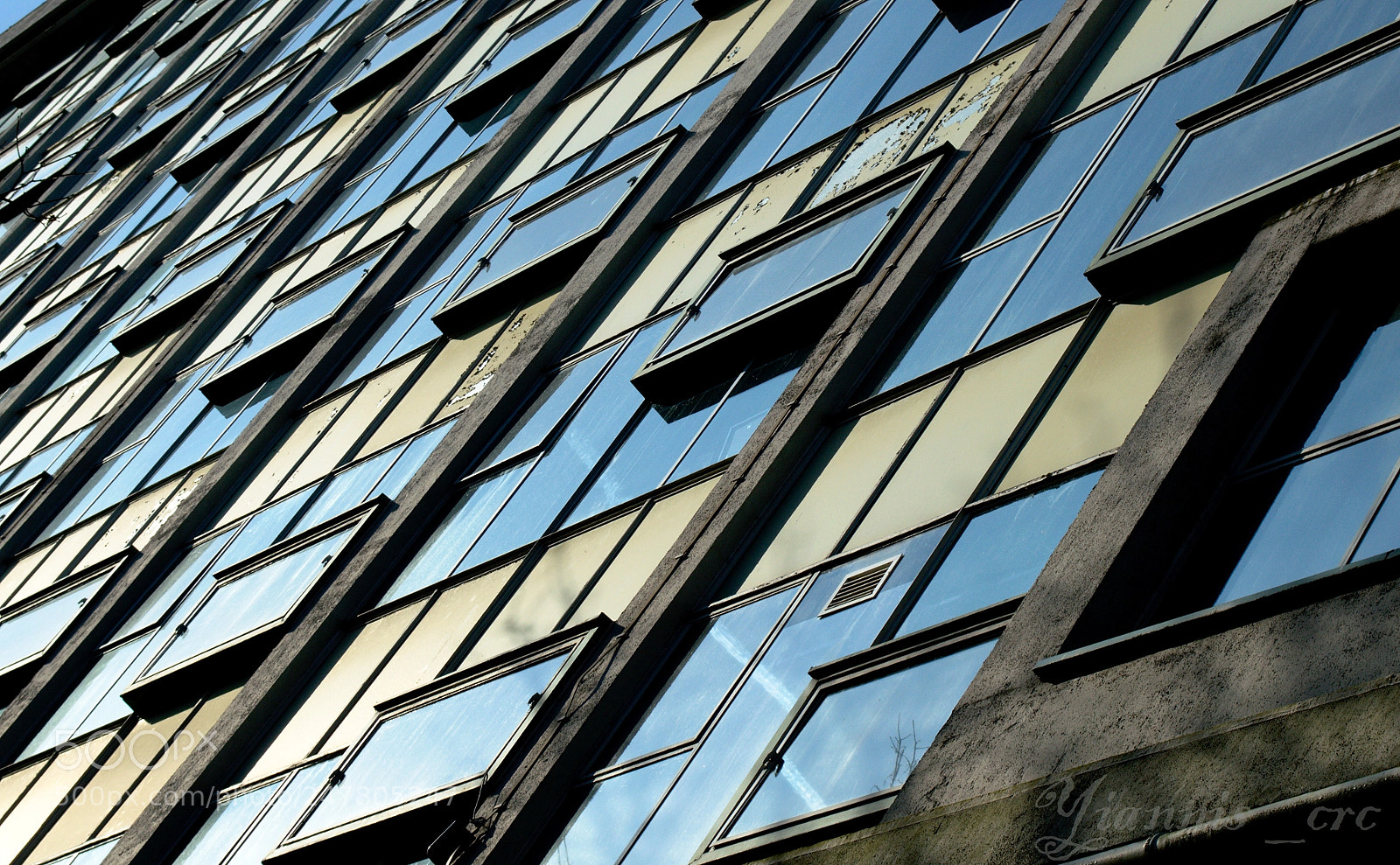 Nikon D3200 sample photo. Contrast windows. photography