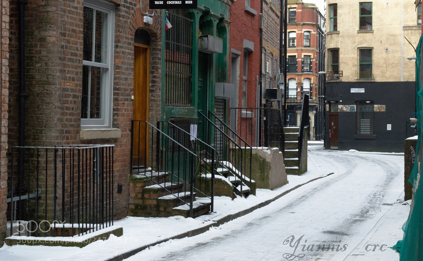 Nikon D3200 sample photo. Uk snowed alley. photography