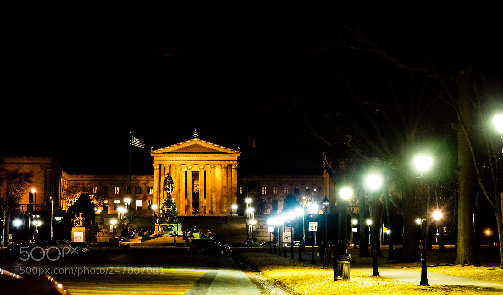 Olympus OM-D E-M10 II sample photo. Nighttime art museum drive-by photography