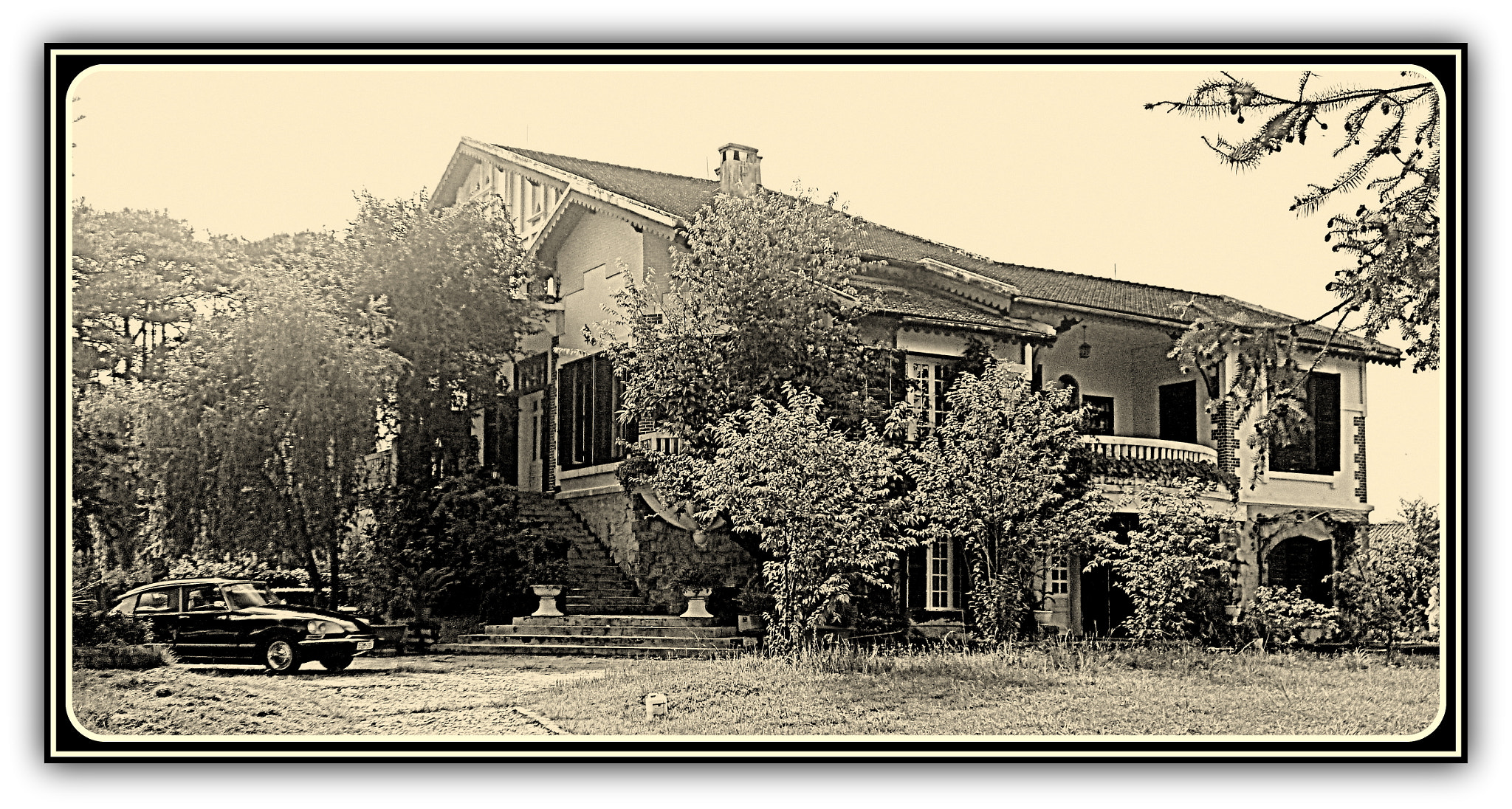 Panasonic DMC-FS40 sample photo. Villa fr dl n&b () photography