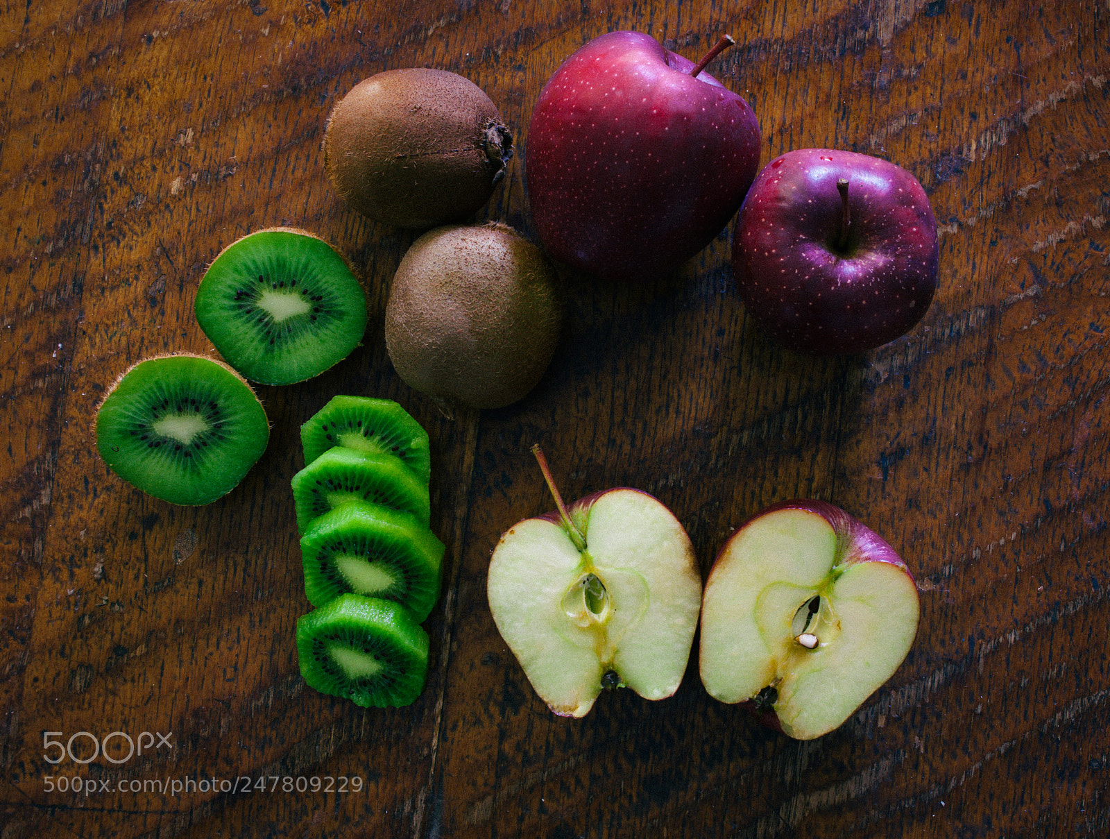 Nikon D90 sample photo. Apple and kiwi on photography
