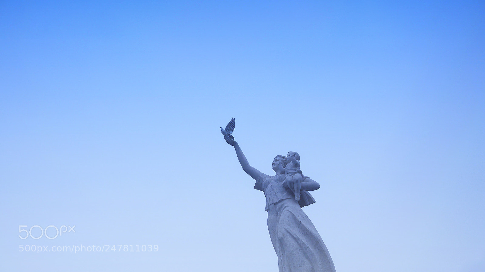 Olympus OM-D E-M10 sample photo. 和平女神 photography