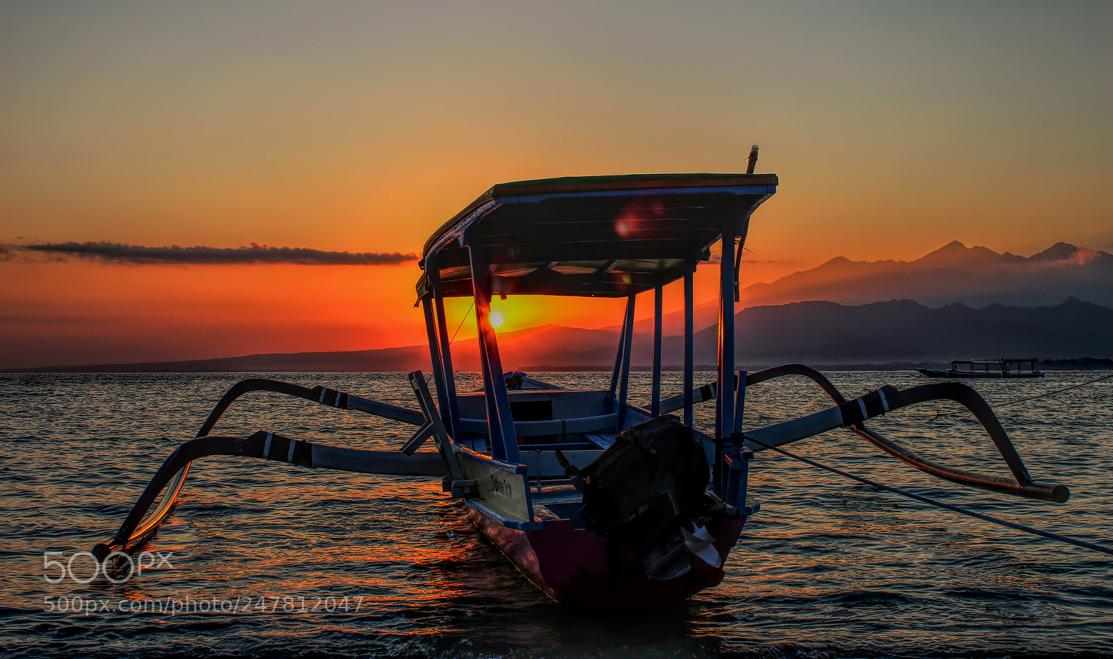 Canon EOS 650D (EOS Rebel T4i / EOS Kiss X6i) sample photo. Jukung sunrise over rinjani photography