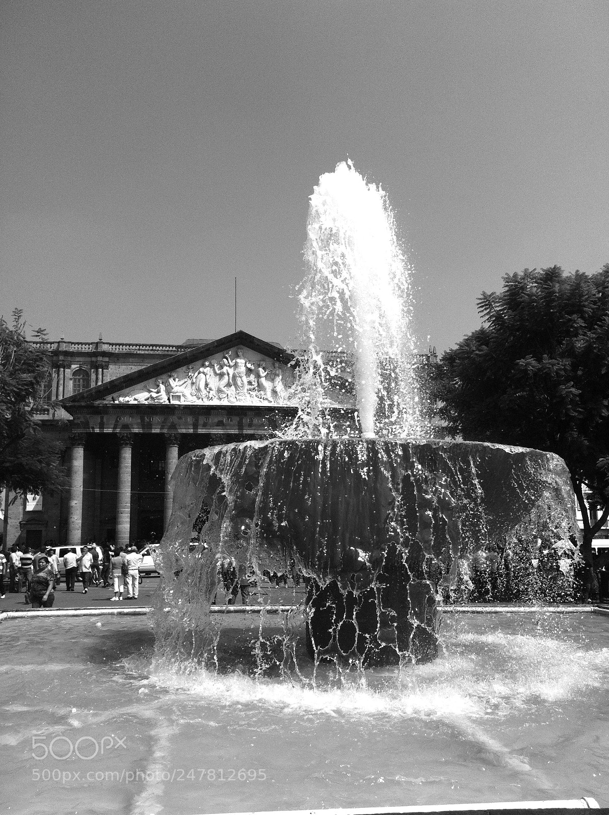 Apple iPhone 4 sample photo. La fontana. photography