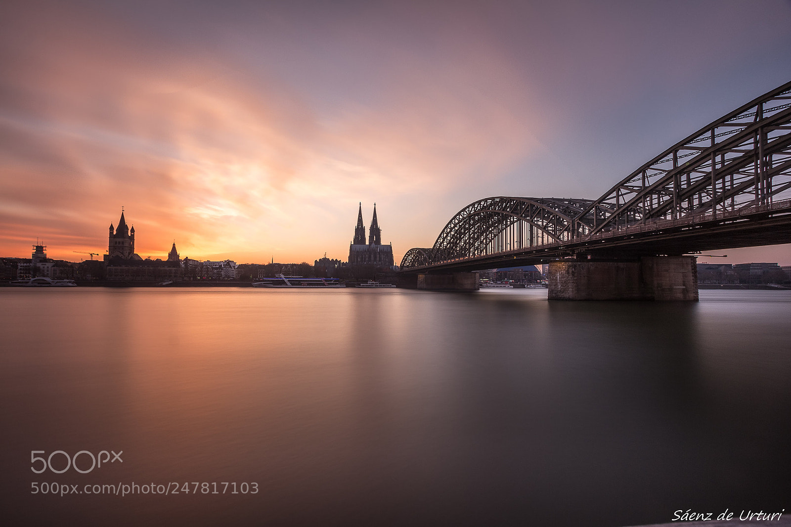 Canon EOS 60D sample photo. Köln in red photography