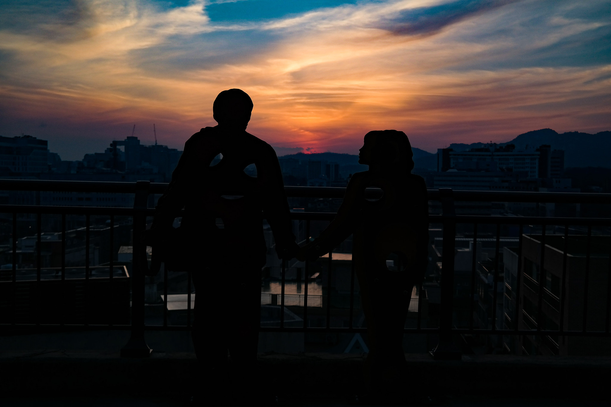 Samsung NX300M sample photo. Lovers photography