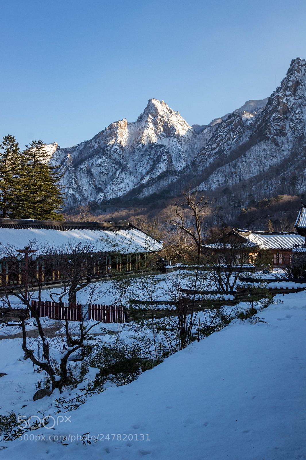 Canon EOS 600D (Rebel EOS T3i / EOS Kiss X5) sample photo. Seoraksan national park photography