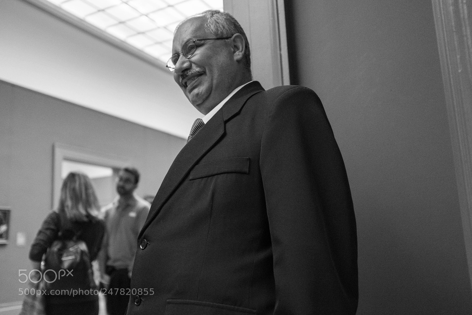 Fujifilm X100F sample photo. The gallery worker photography