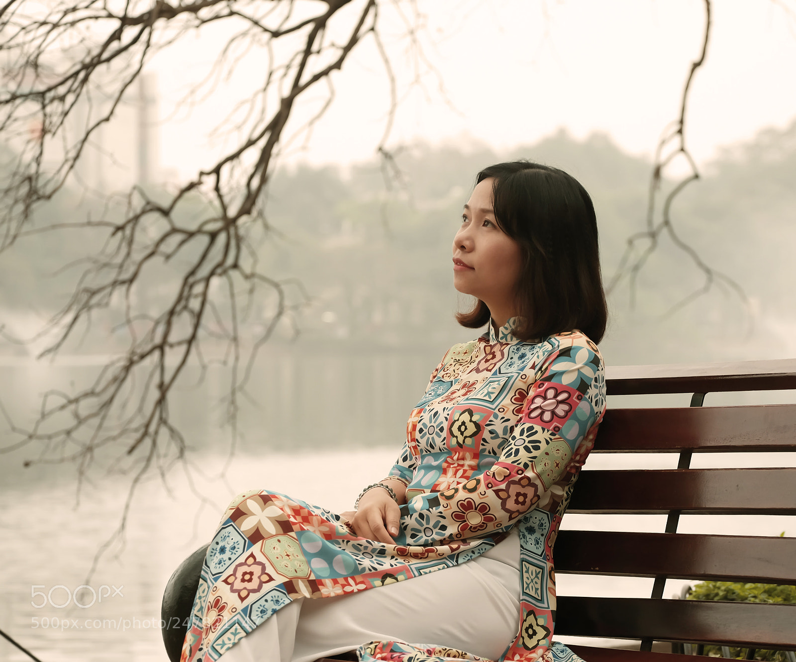 Fujifilm X-T1 sample photo. Woman by the lake photography