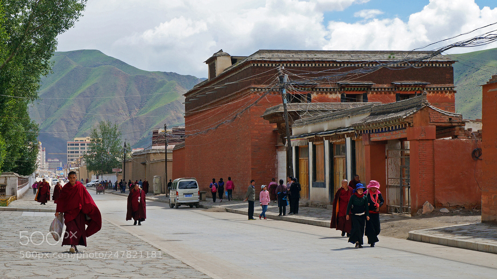 Sony Alpha NEX-F3 sample photo. Labrang streets photography
