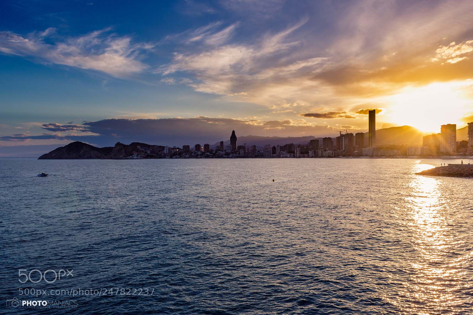 Canon EOS 750D (EOS Rebel T6i / EOS Kiss X8i) sample photo. Sunset at benidorm photography