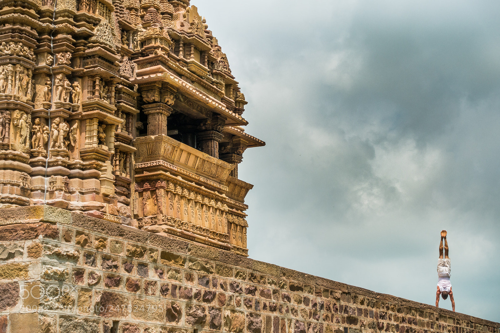 Sony Cyber-shot DSC-RX100 III sample photo. Javari temple handstand photography