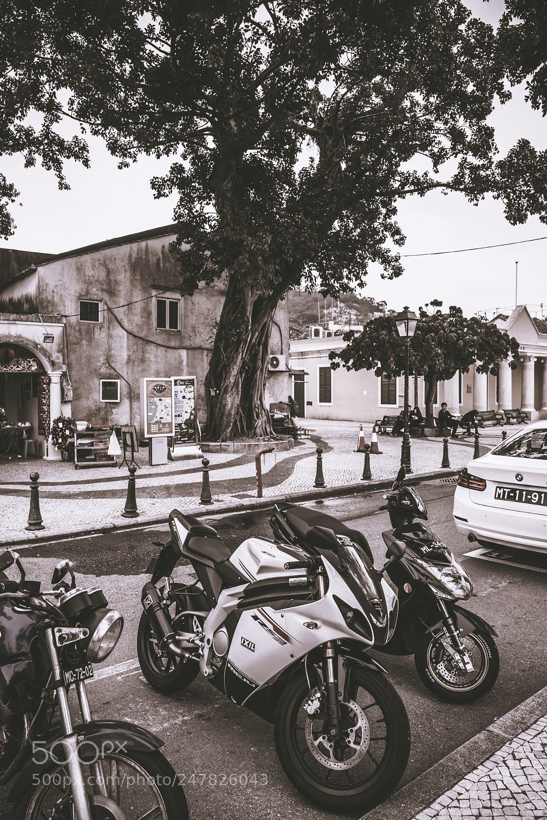Leica Q (Typ 116) sample photo. 跑车 photography