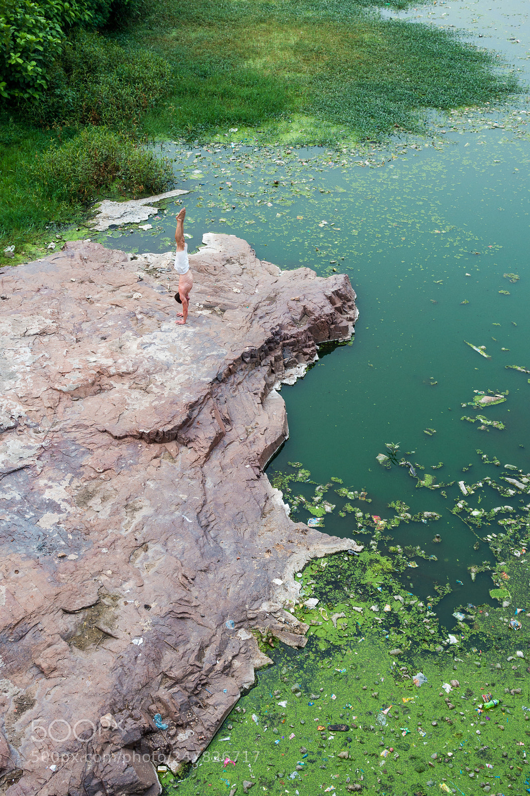 Sony Cyber-shot DSC-RX100 III sample photo. Orchaa river handstand photography