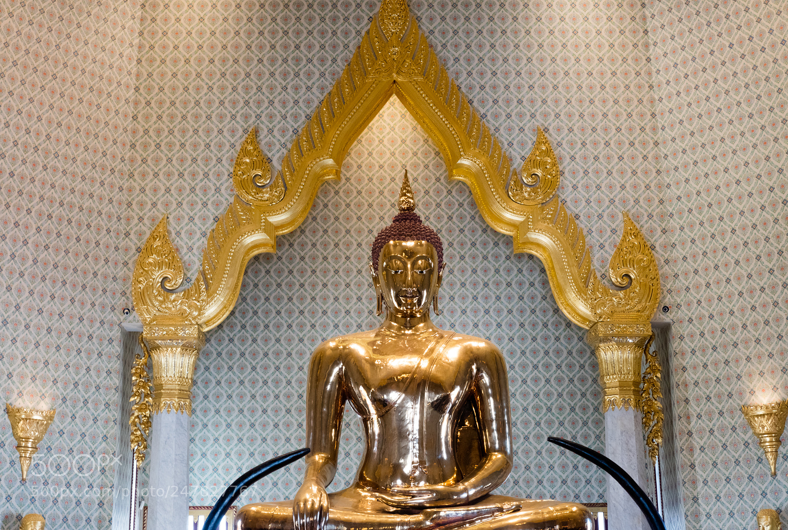 Canon EOS 5DS R sample photo. Wat traimiit, temple photography