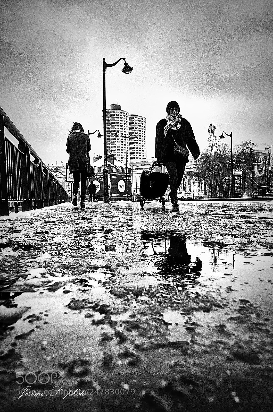 Pentax K-30 sample photo. Walk under the snow photography