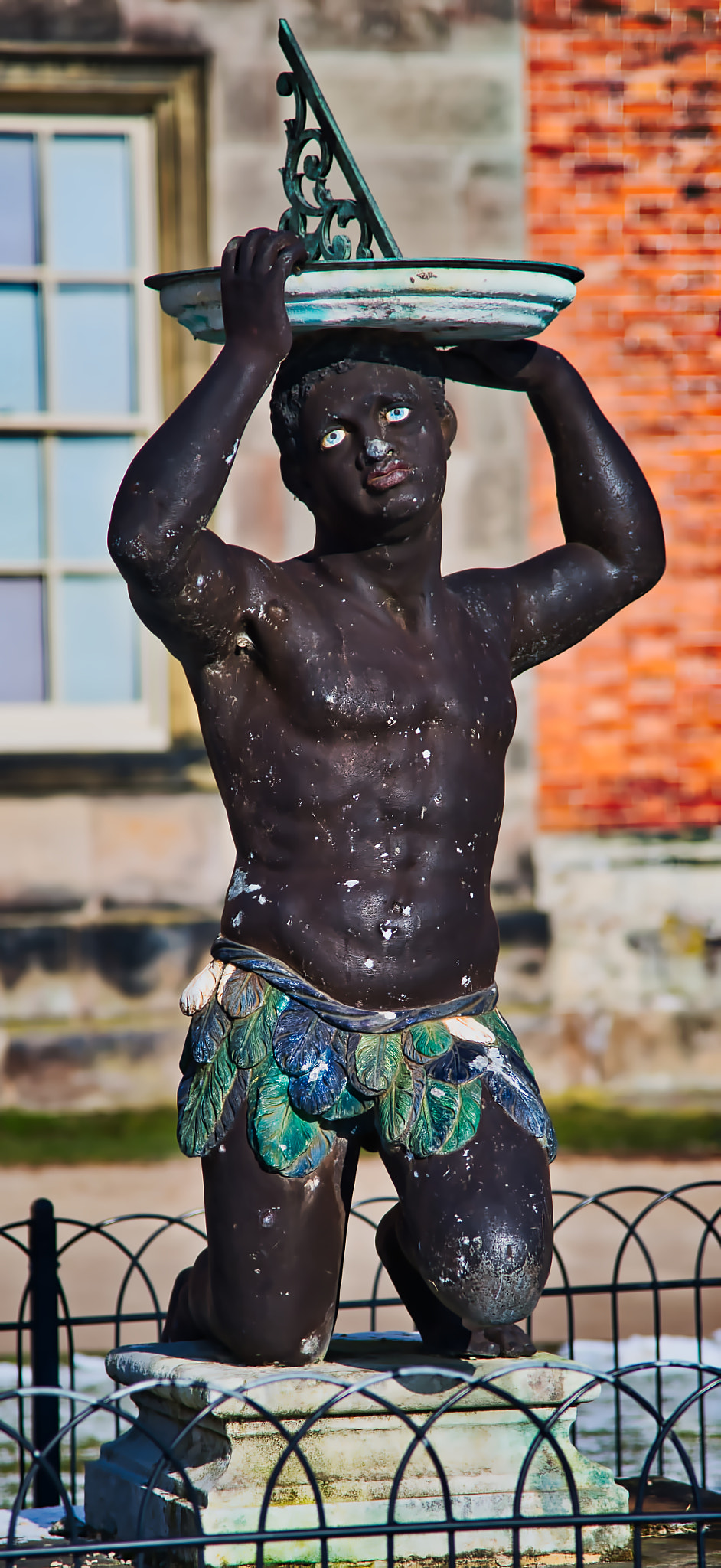Nikon AF-S Nikkor 24-120mm F4G ED VR sample photo. A statue of the boy... photography
