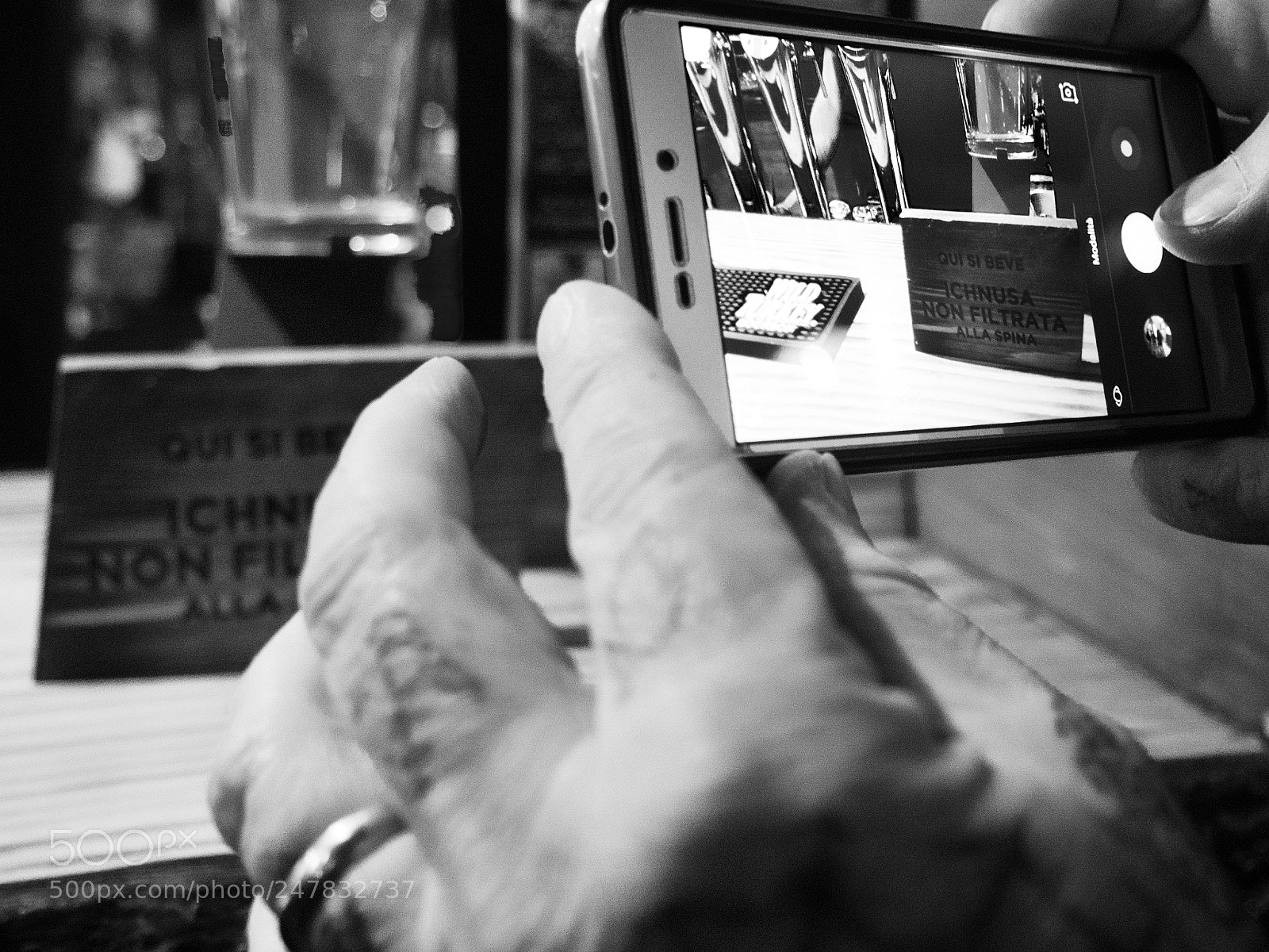 Olympus OM-D E-M10 sample photo. Ichnusa beer photography